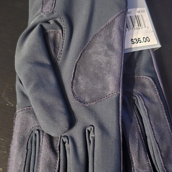 Isotoner Men's Stretch Gloves - Dark Gray - Picture 2 of 2